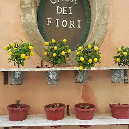 Casa Dei Fiori Hostel *